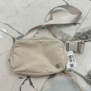 Lululemon Everywhere Belt Bag in white opal